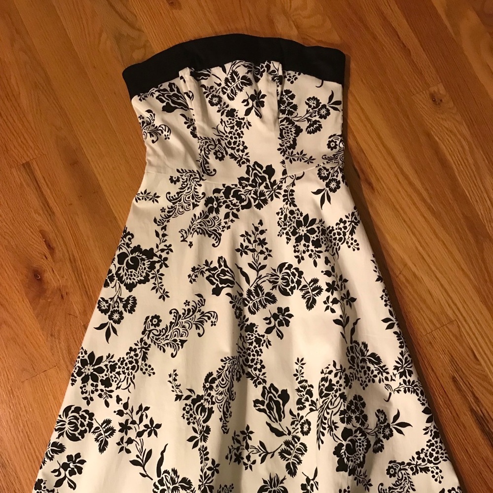 Strapless dress